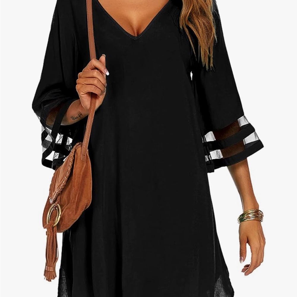 NWT.   Women's Swimsuit Cover Up